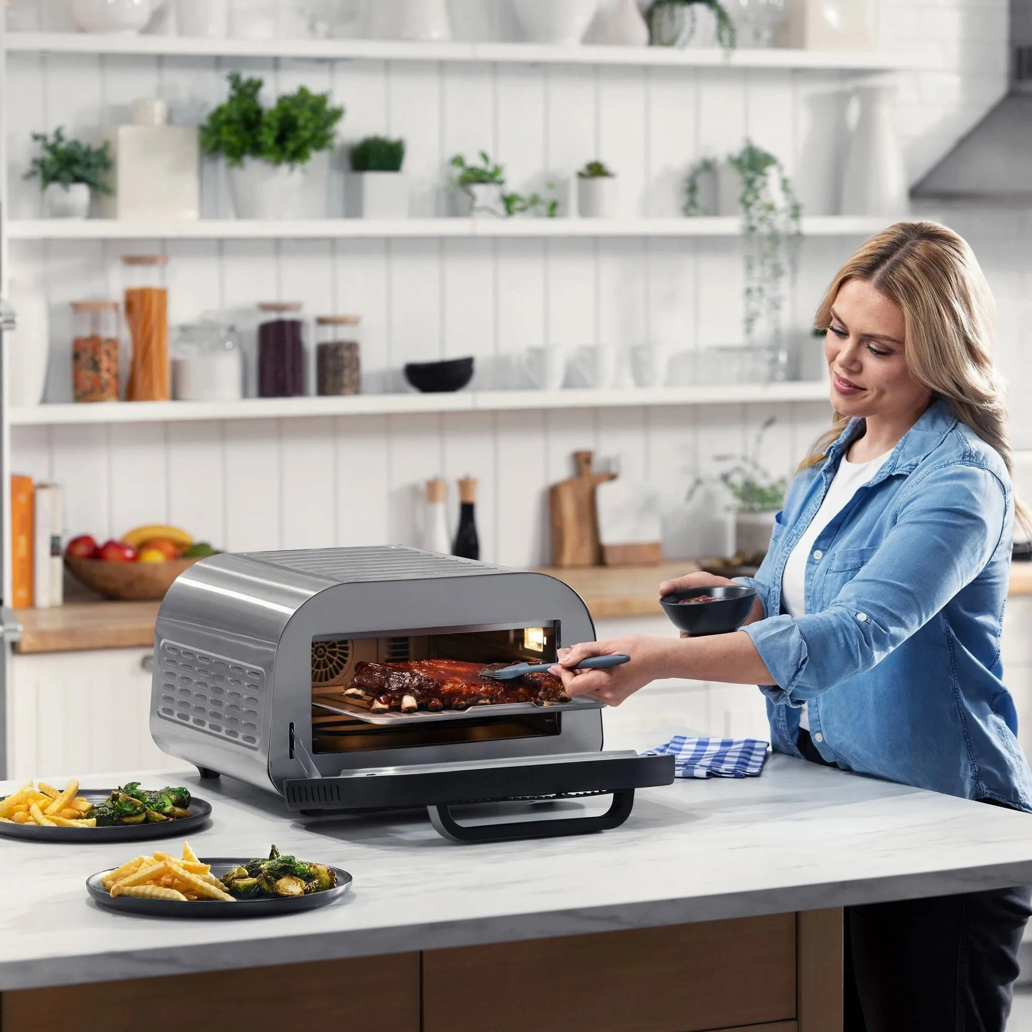 All-In-One Indoor Pizza Oven, Toaster Oven, and Air Fryer: 1800W