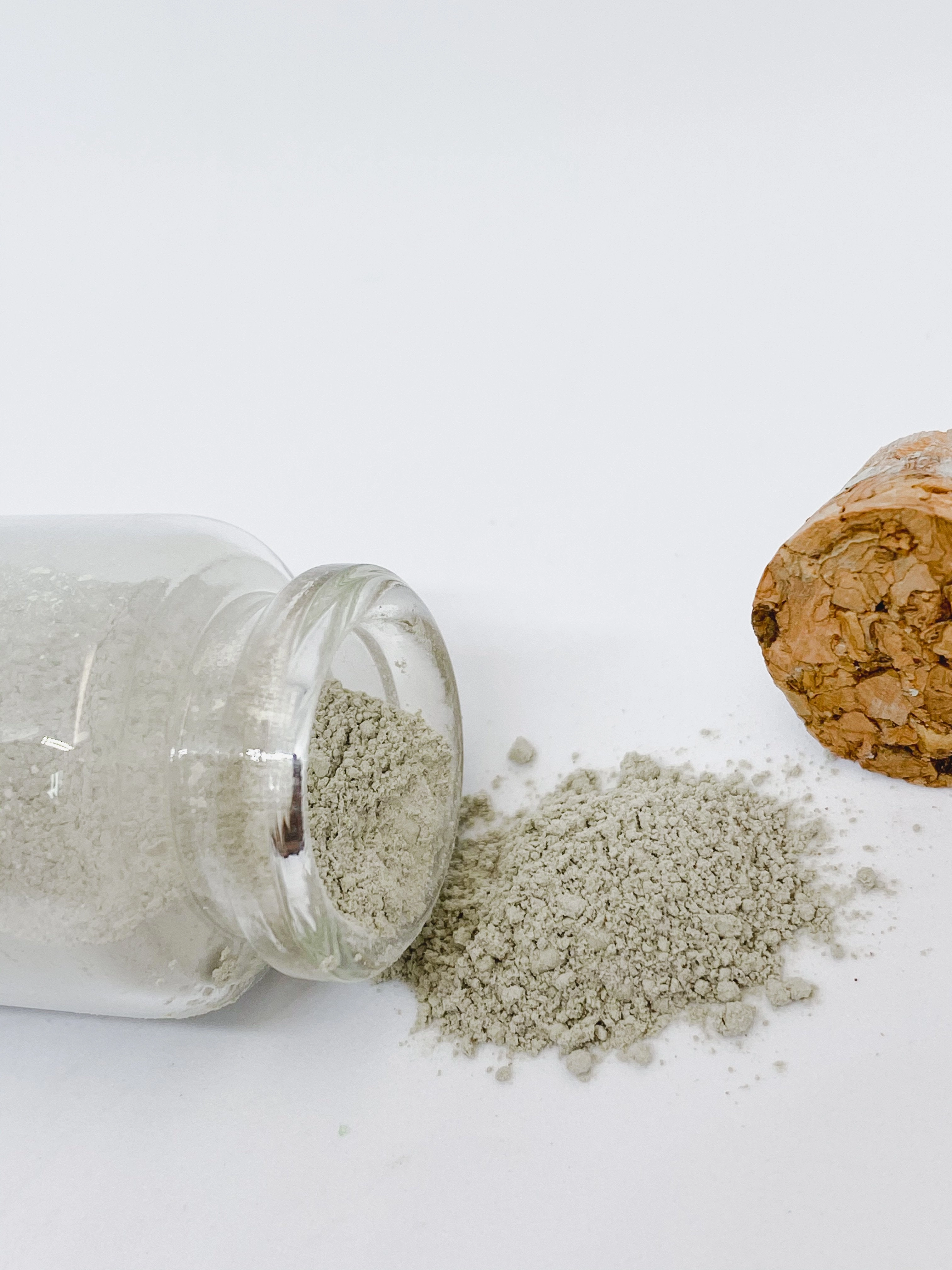 Green clay face mask by Camria Beauty