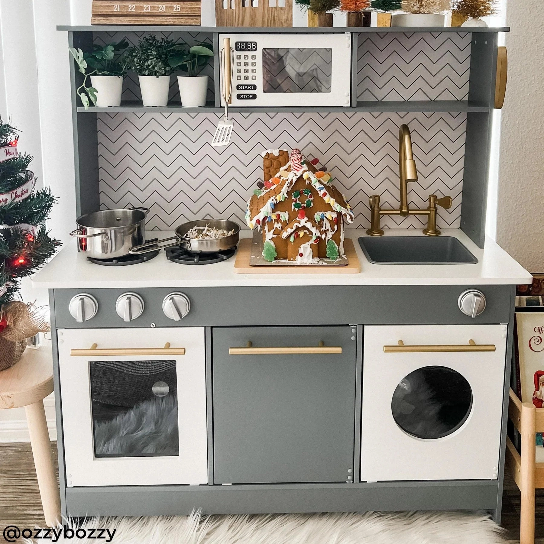Little Chef Berlin Modern Play Kitchen with Accessories, Gray/White
