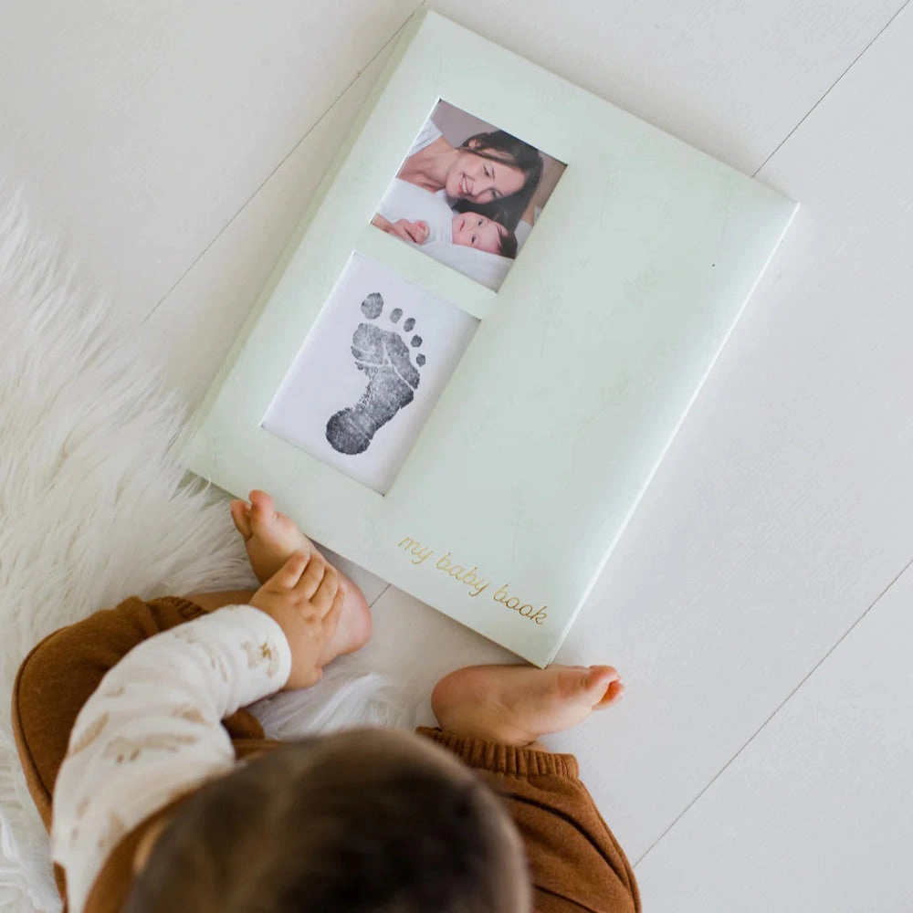 Pearhead Leaves Babybook