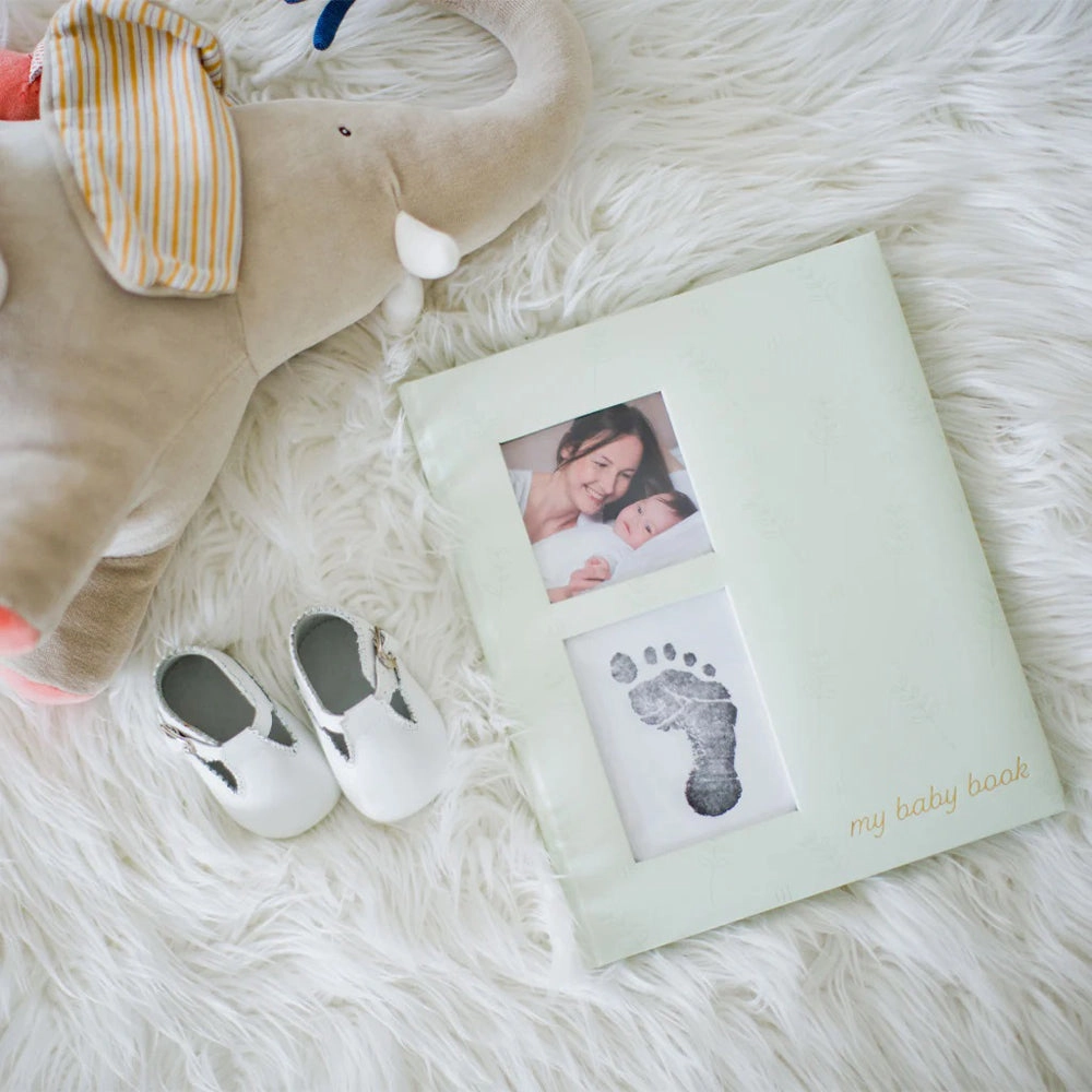 Pearhead Leaves Babybook