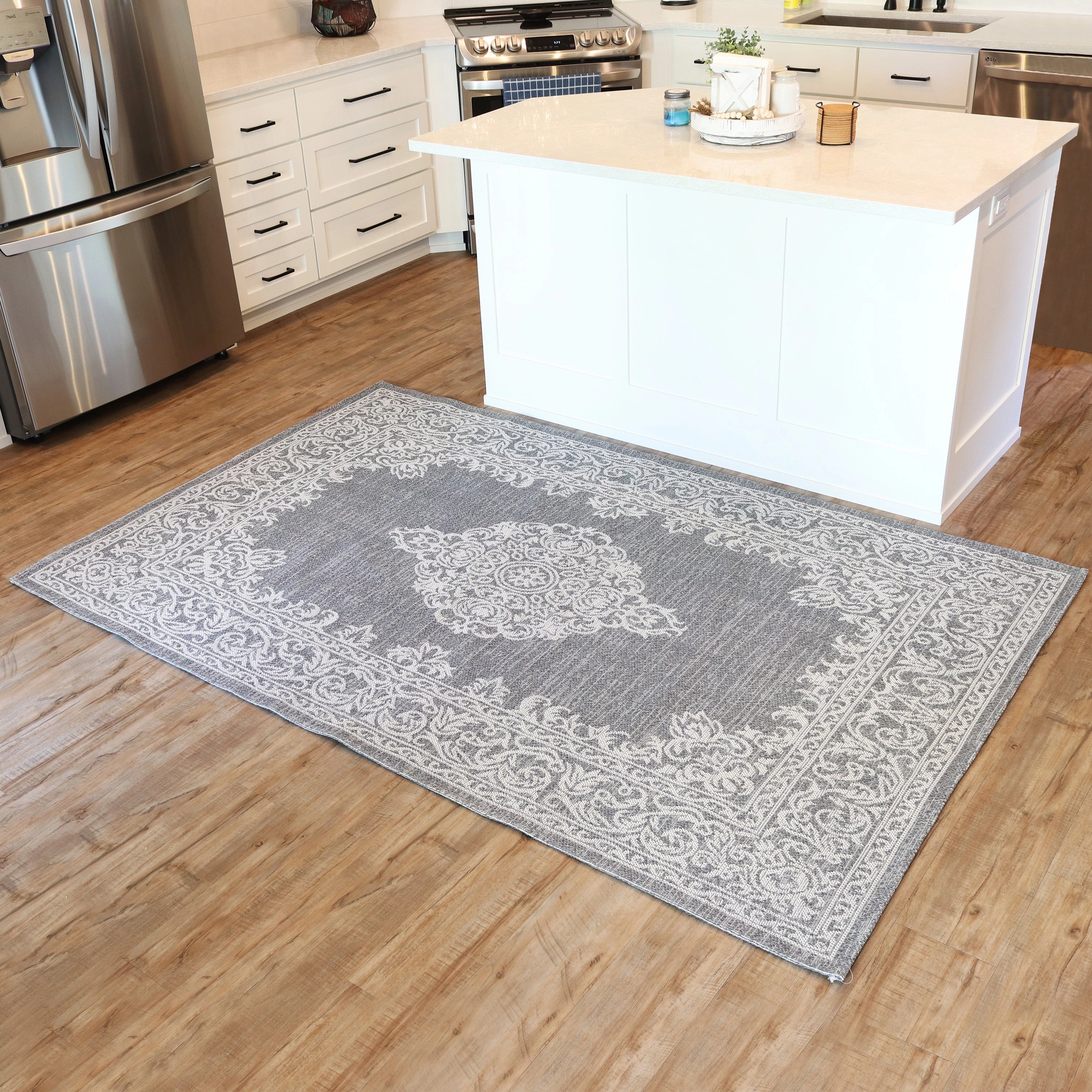 Sunnydaze Parisian Paradise Indoor Area Rug in Ash - 5 Ft. x 7 Ft.