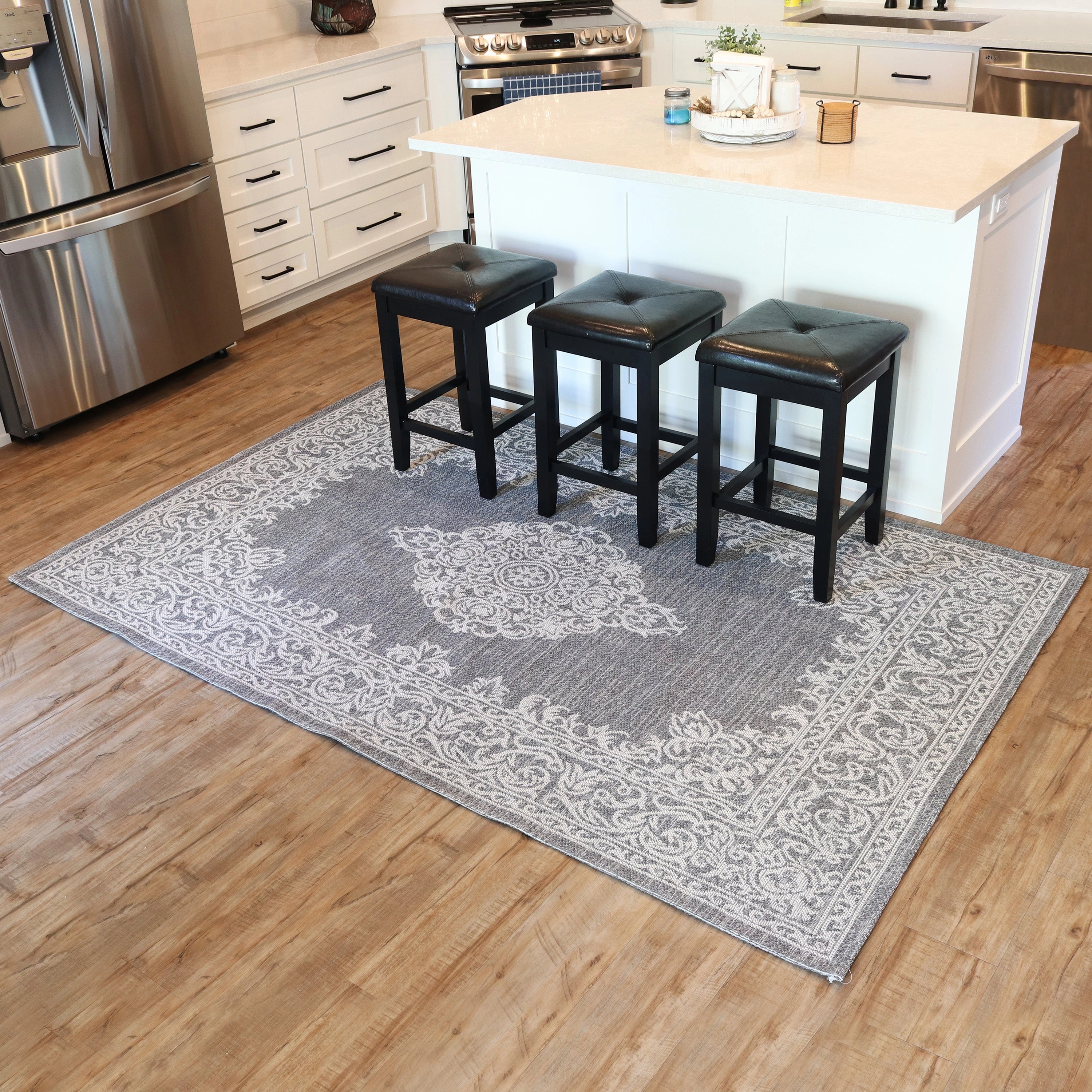 Sunnydaze Parisian Paradise Indoor Area Rug in Ash - 5 Ft. x 7 Ft.